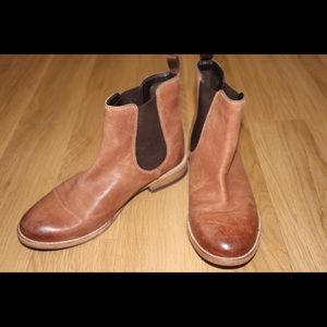 Clarks Chelsea ankle boot